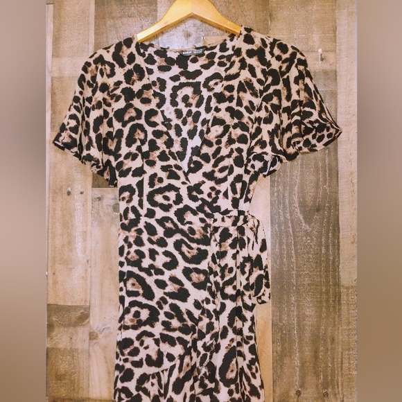 Shein Leopard Print Wrap Ruffle Mini Dress Size XS - Picture 6 of 8
